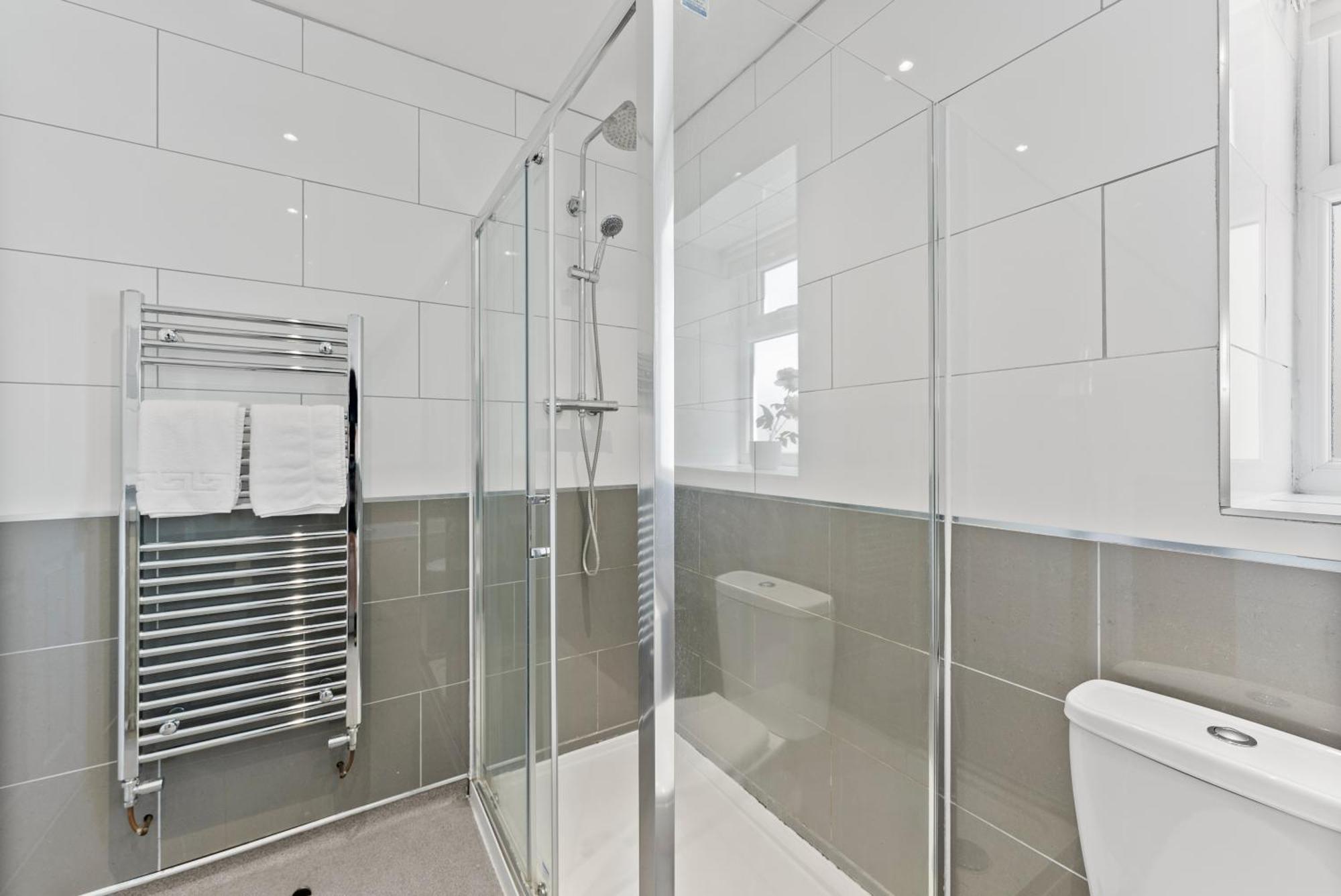 Apartamento Spacious - Parking & Wifi